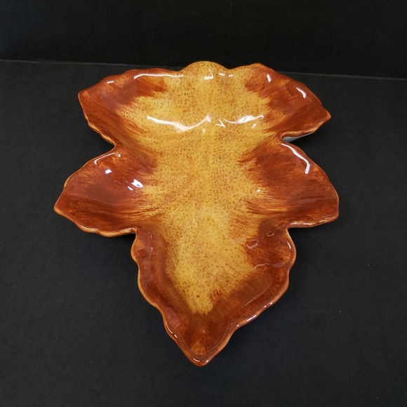 ASTOR LANE OAK LEAF DECORATIVE CANDY/NUT DISH - Picture 3 of 7
